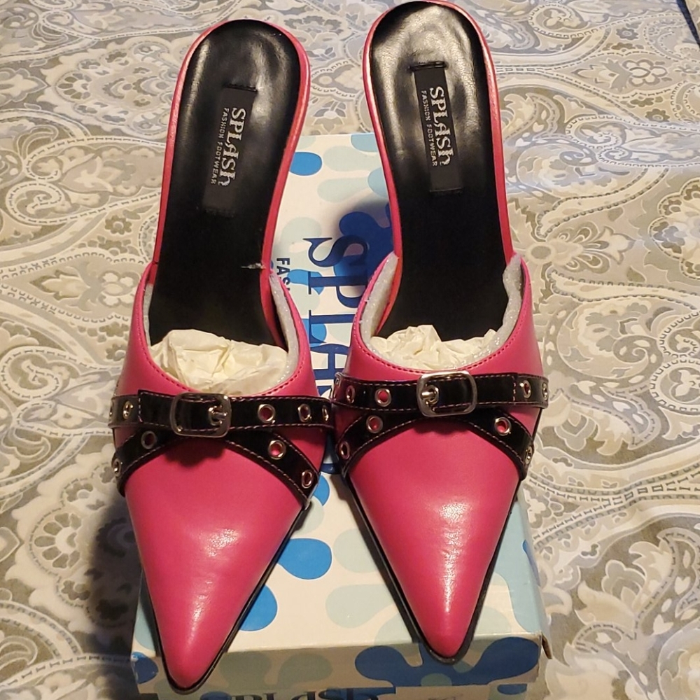 Splash pointed toe pumps. BNWB